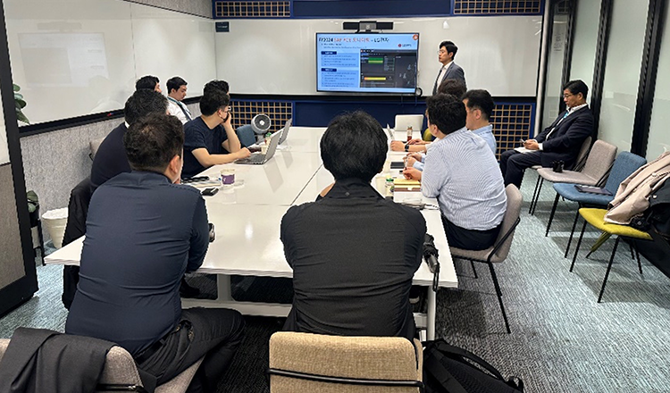 Image of attendees at eG Innovations' partner event in Korea